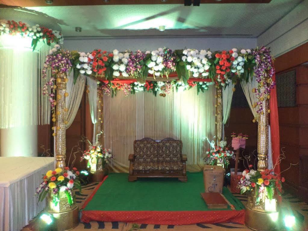 Vishwaratna Hotel Guwahati Exterior foto