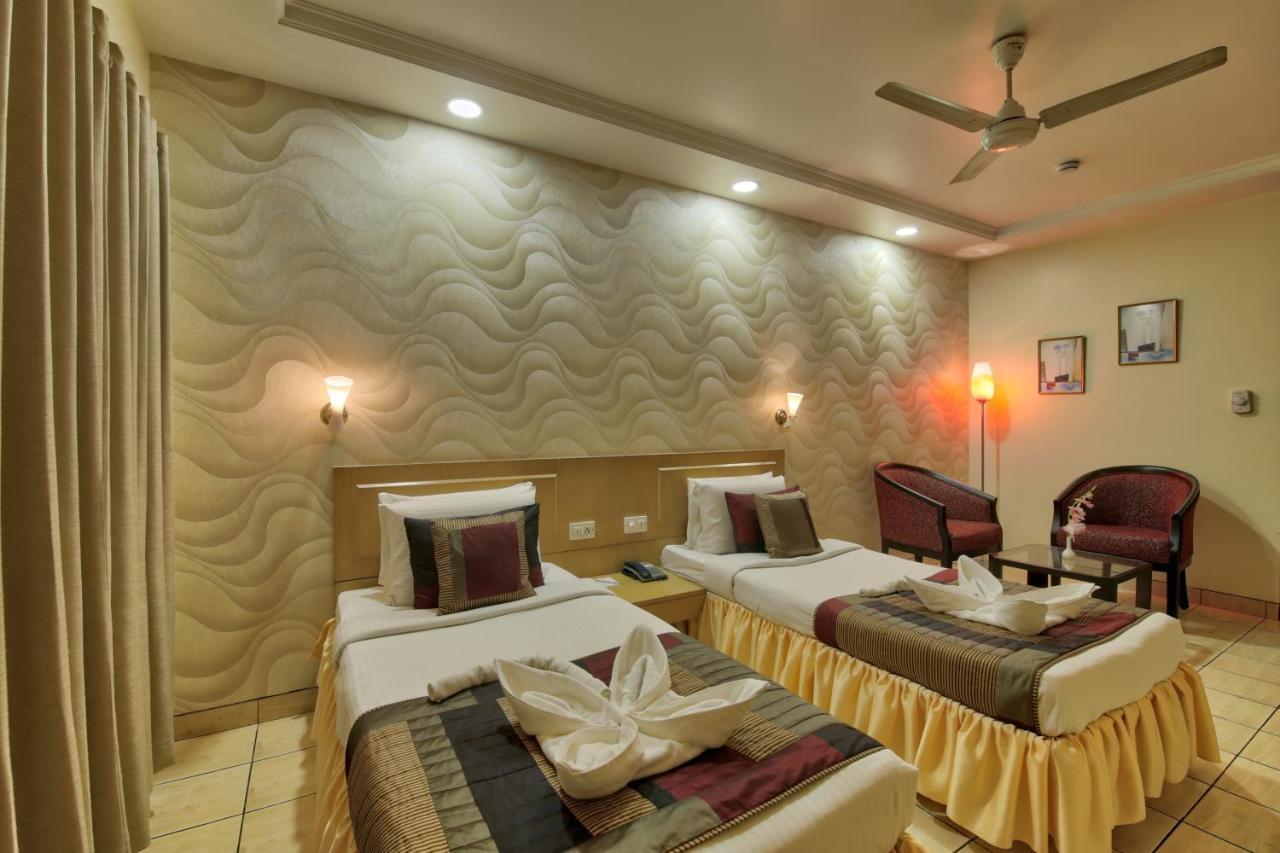Vishwaratna Hotel Guwahati Exterior foto