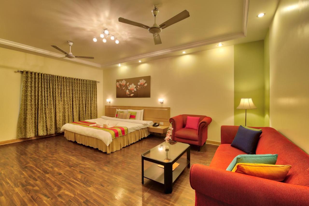 Vishwaratna Hotel Guwahati Exterior foto